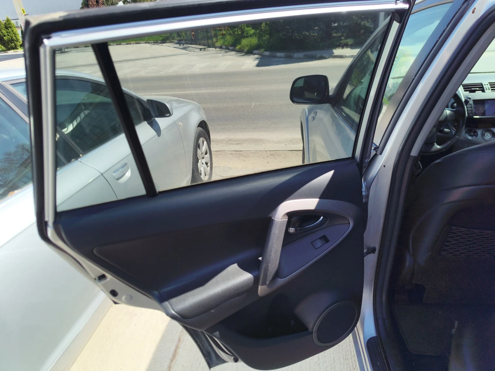Toyota Rav4 2.2 D-CAT, снимка 16 - Автомобили и джипове - 54379036