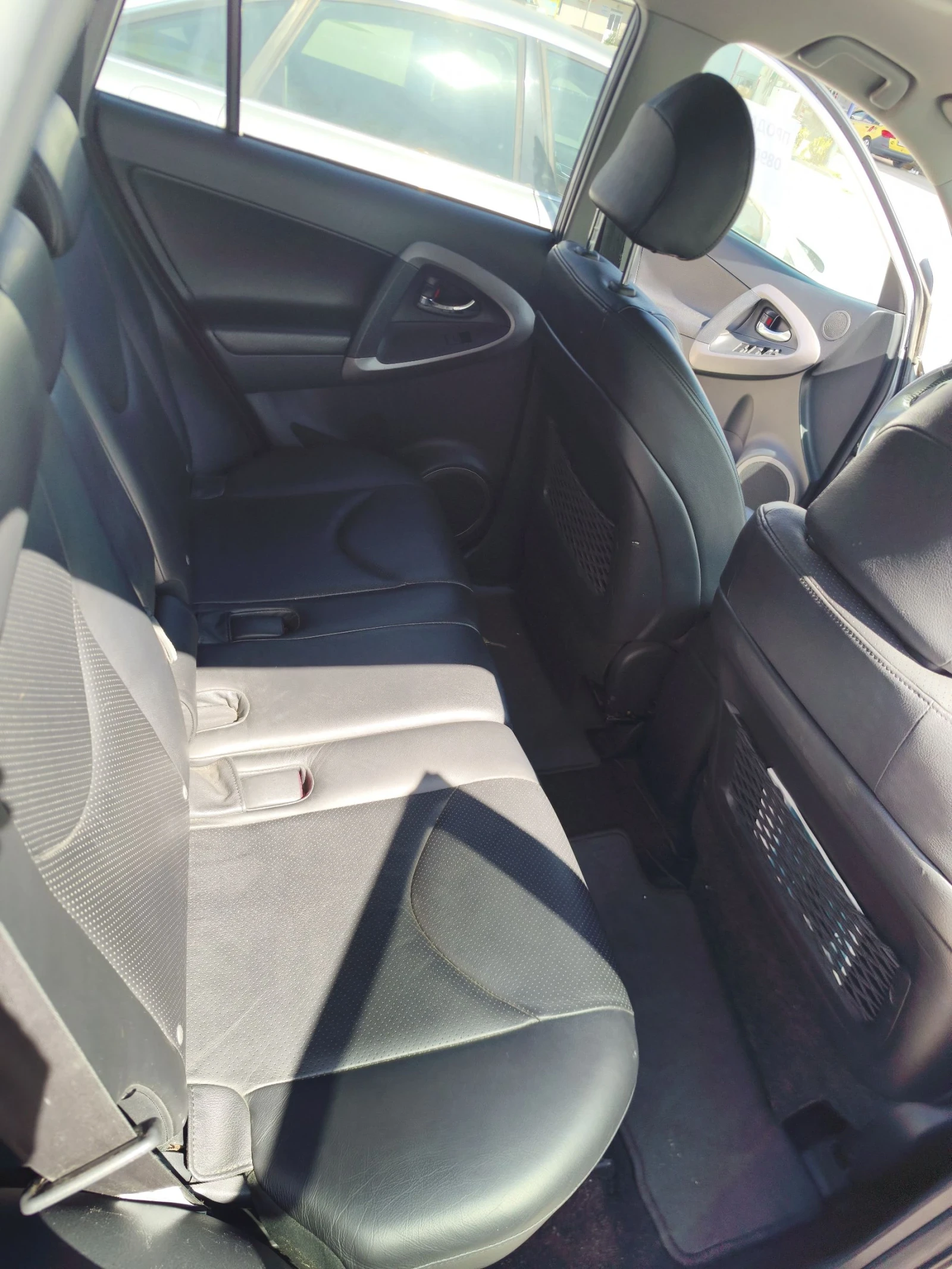 Toyota Rav4 2.2 D-CAT, снимка 11 - Автомобили и джипове - 54379036