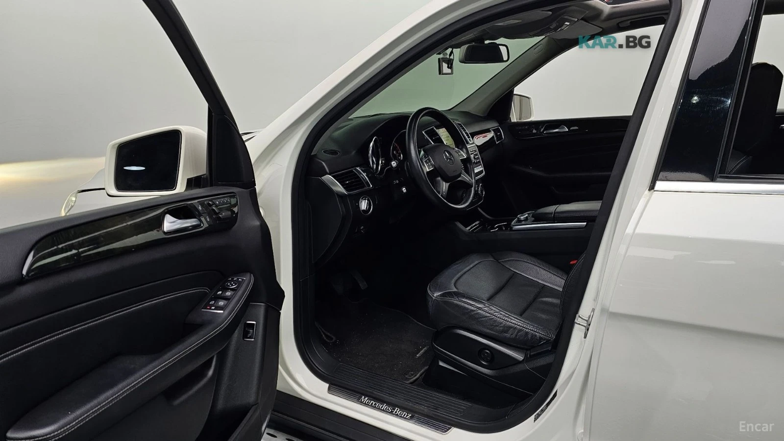 Mercedes-Benz ML 350 4MATIC/KEYLESS/KAMEPA/TV/ОБДУХВАНЕ, снимка 7 - Автомобили и джипове - 54762530