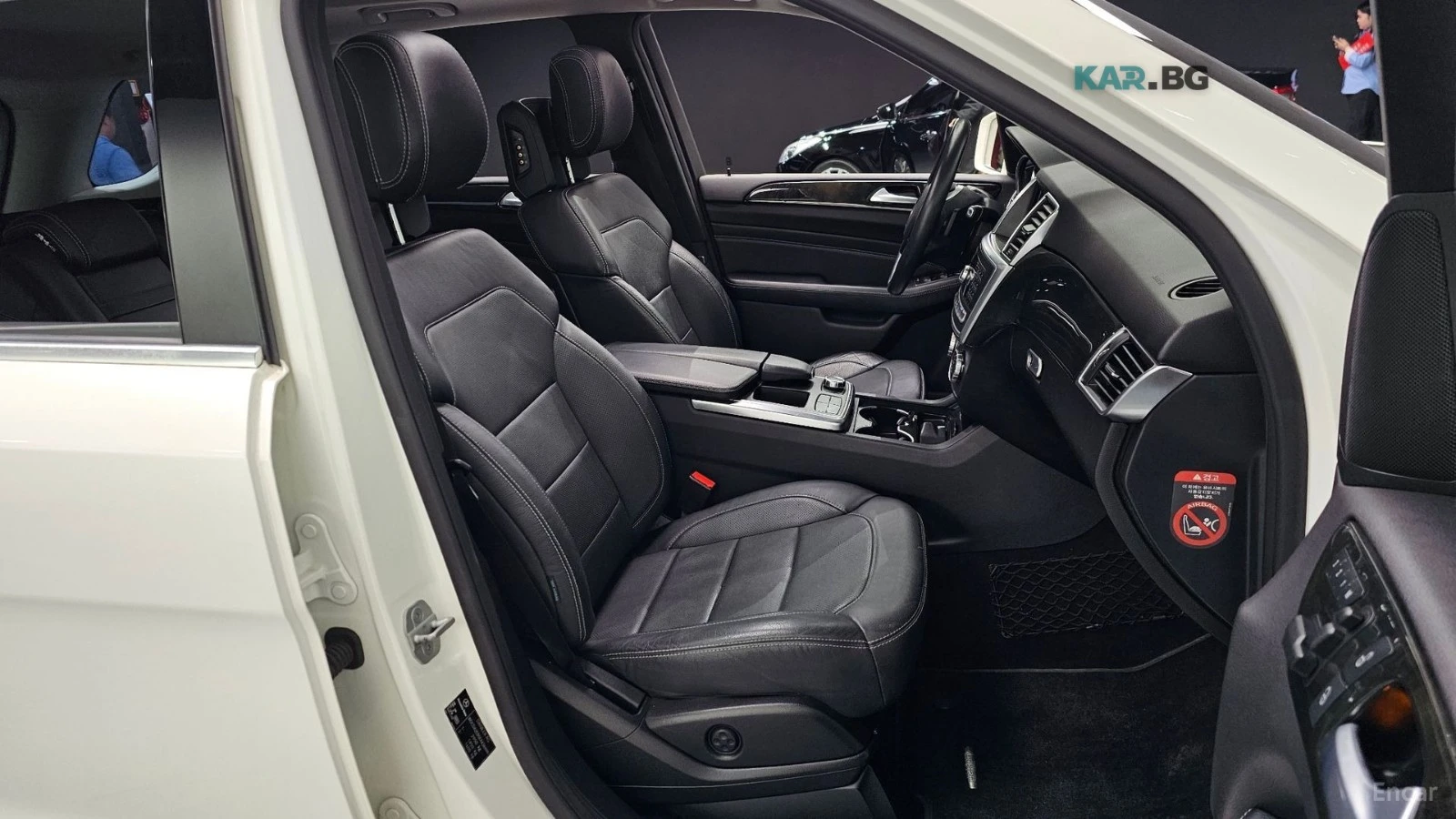 Mercedes-Benz ML 350 4MATIC/KEYLESS/KAMEPA/TV/ОБДУХВАНЕ, снимка 14 - Автомобили и джипове - 54762530