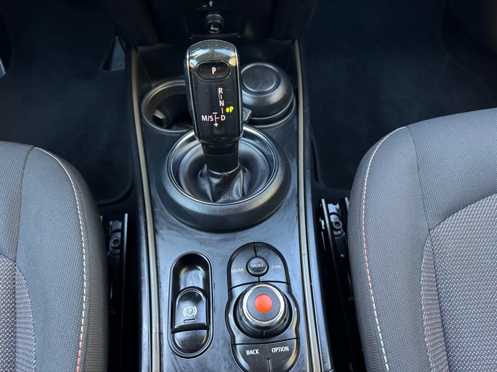 Mini Countryman One D, снимка 14 - Автомобили и джипове - 55850164