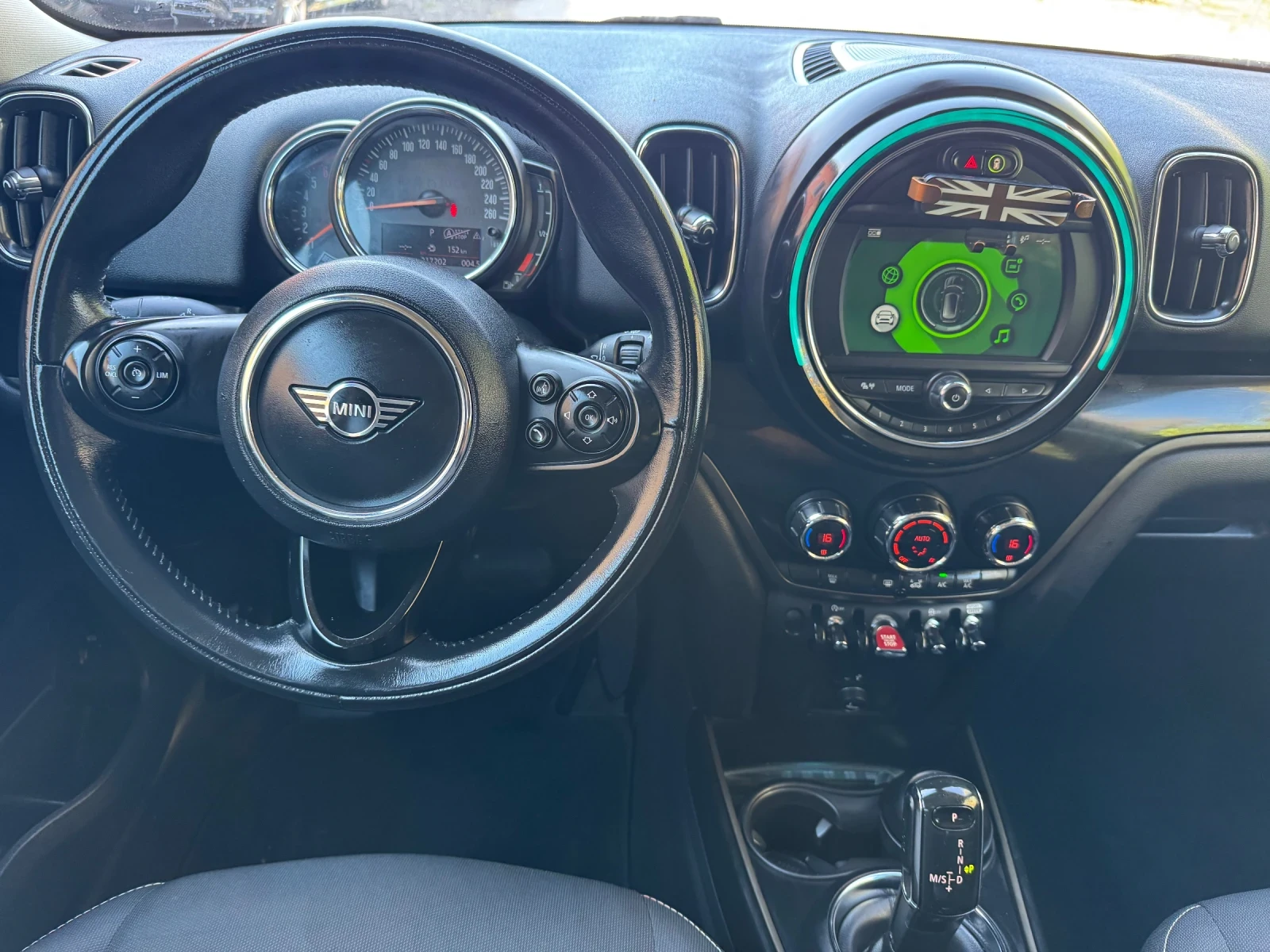 Mini Countryman One D, снимка 12 - Автомобили и джипове - 55850164