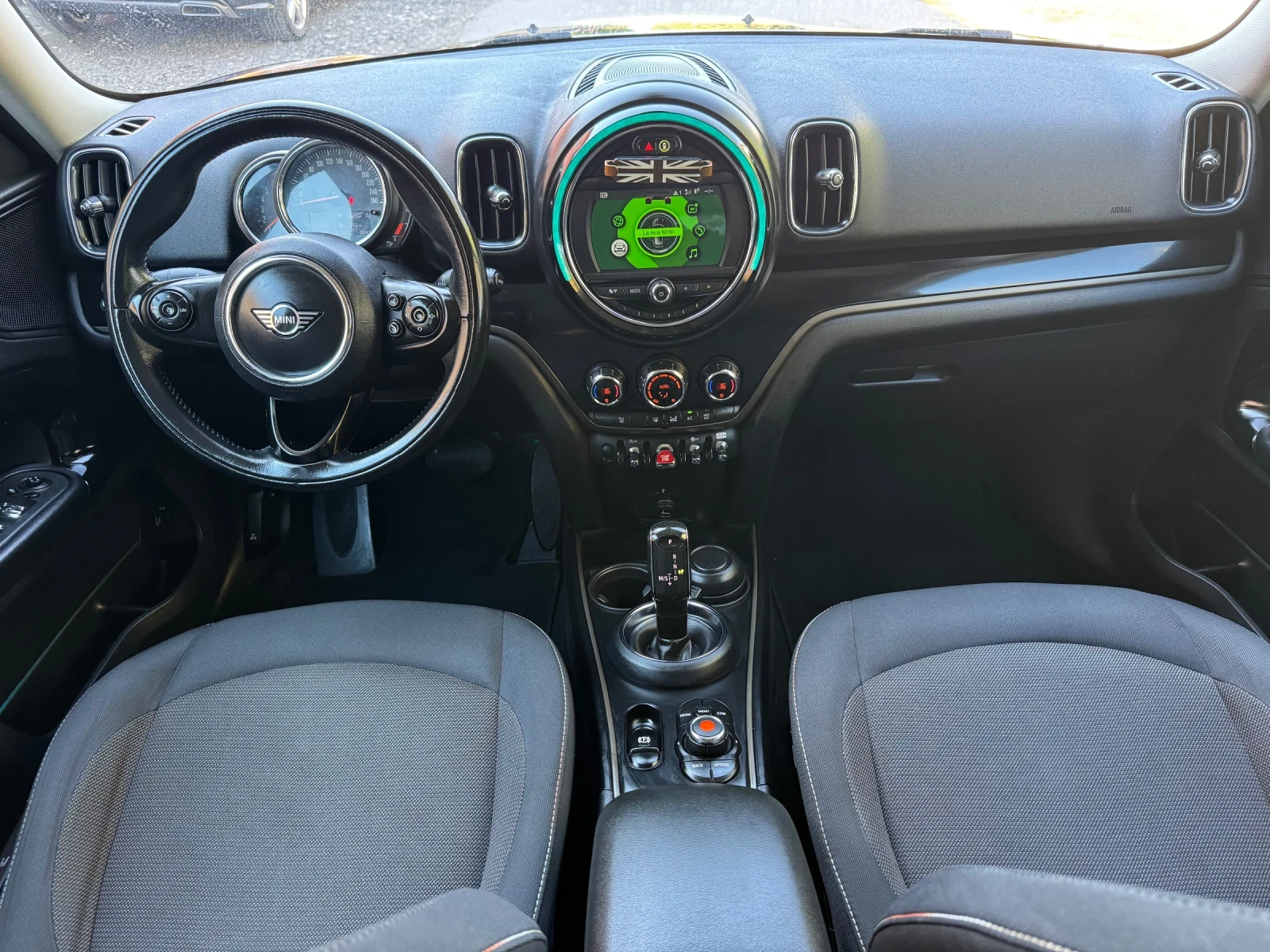 Mini Countryman One D, снимка 11 - Автомобили и джипове - 55850164
