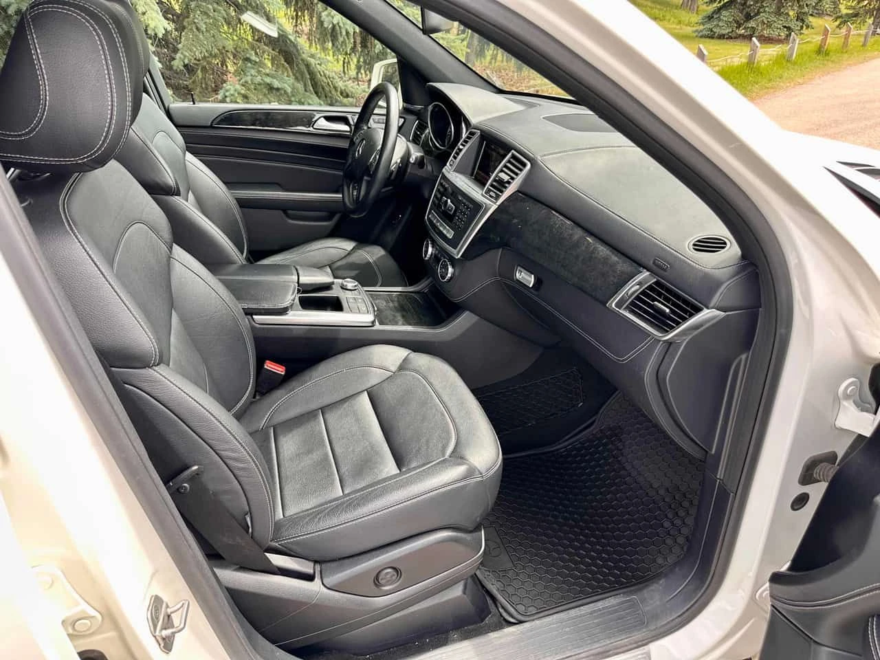 Mercedes-Benz ML 350 BlueTEC  CARFAX, снимка 14 - Автомобили и джипове - 55063110