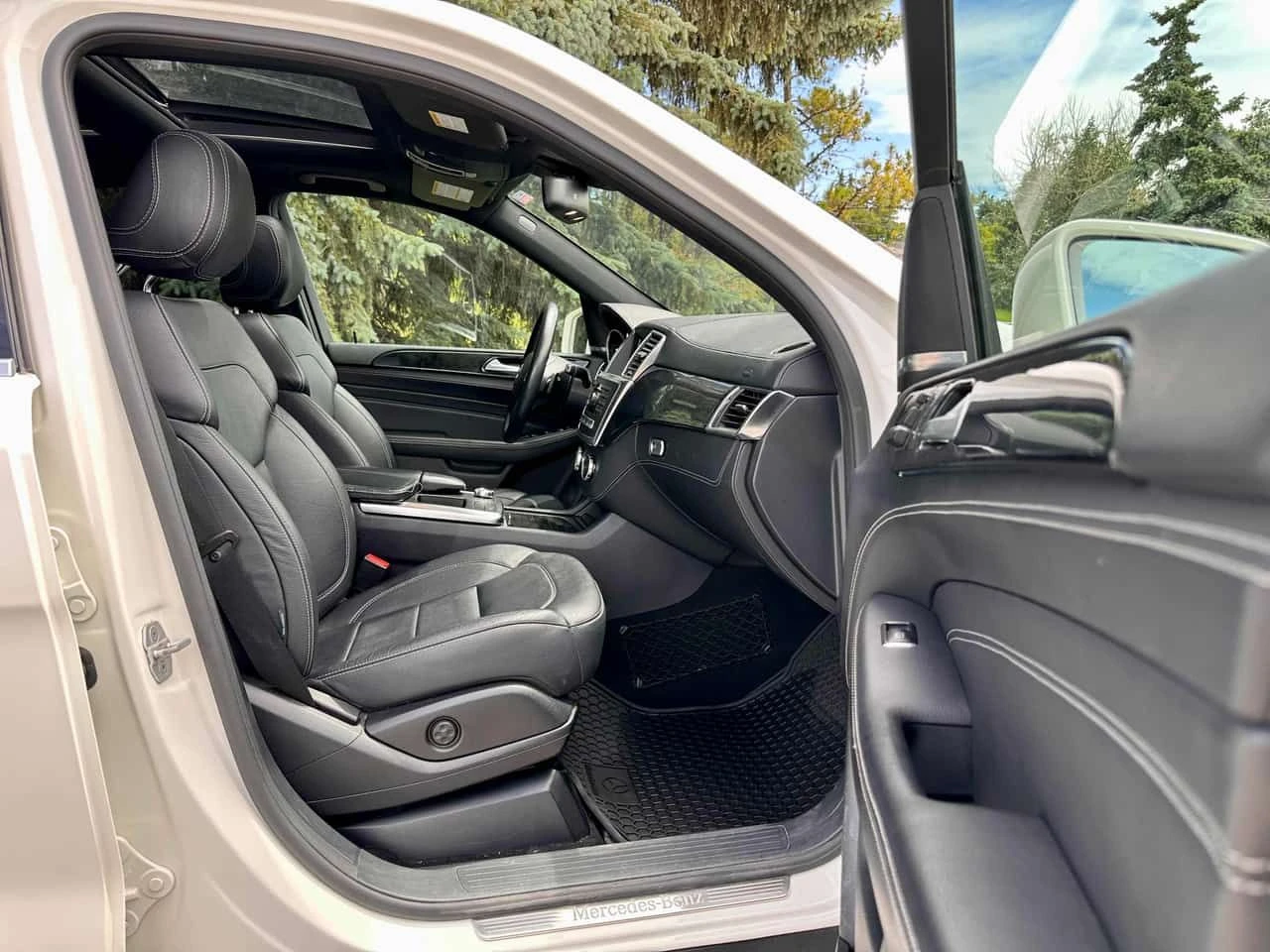 Mercedes-Benz ML 350 BlueTEC  CARFAX, снимка 13 - Автомобили и джипове - 55063110