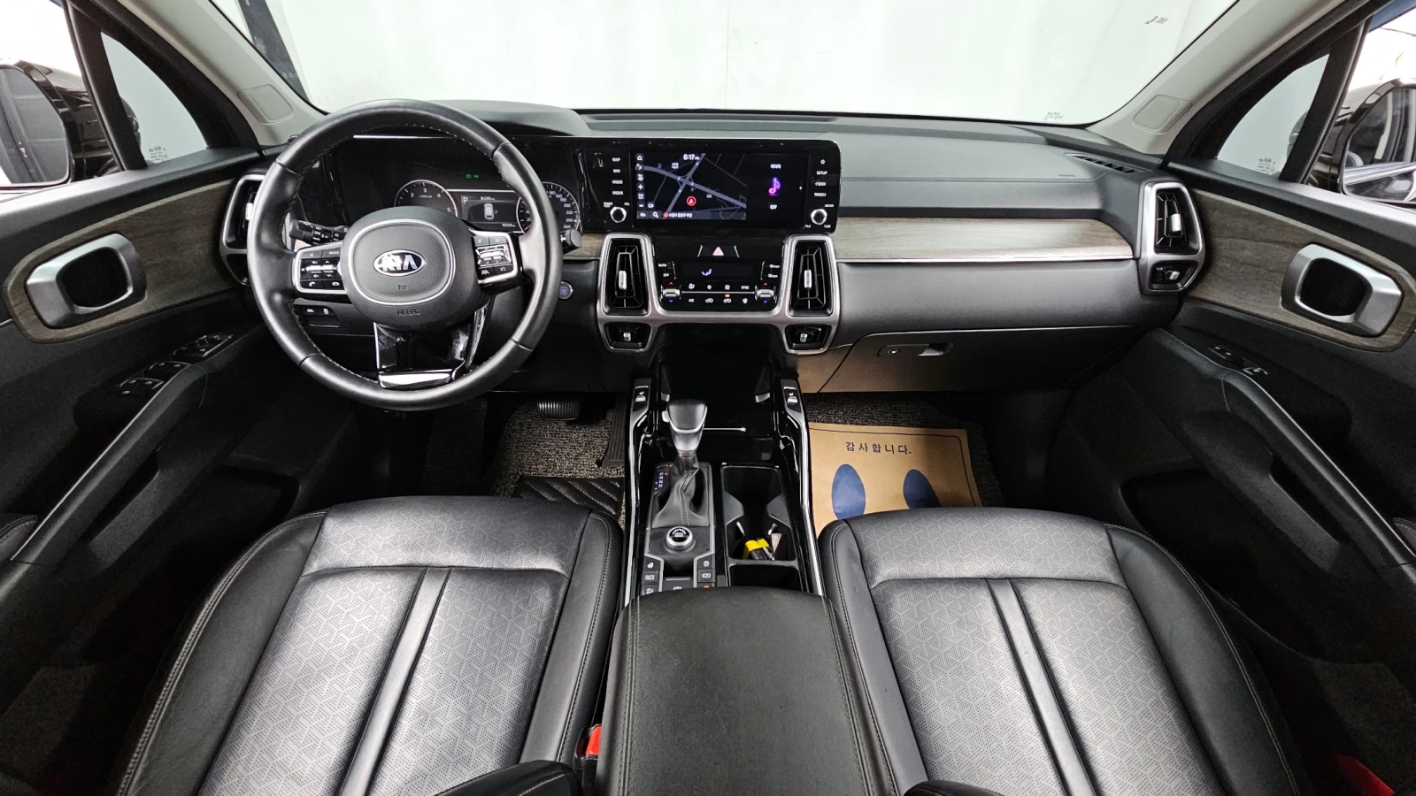 Kia Sorento 2.2* ПОДГРЕВ ВОЛАН* КРАЙНА ЦЕНА, снимка 7 - Автомобили и джипове - 55336590