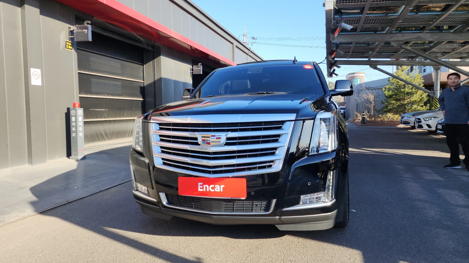 Cadillac Escalade 6.2 ESV* 360* ЕЛ. БАГАЖНИК* ОБДУХВАНЕ* HUD* КРАЙНА, снимка 3 - Автомобили и джипове - 55367080
