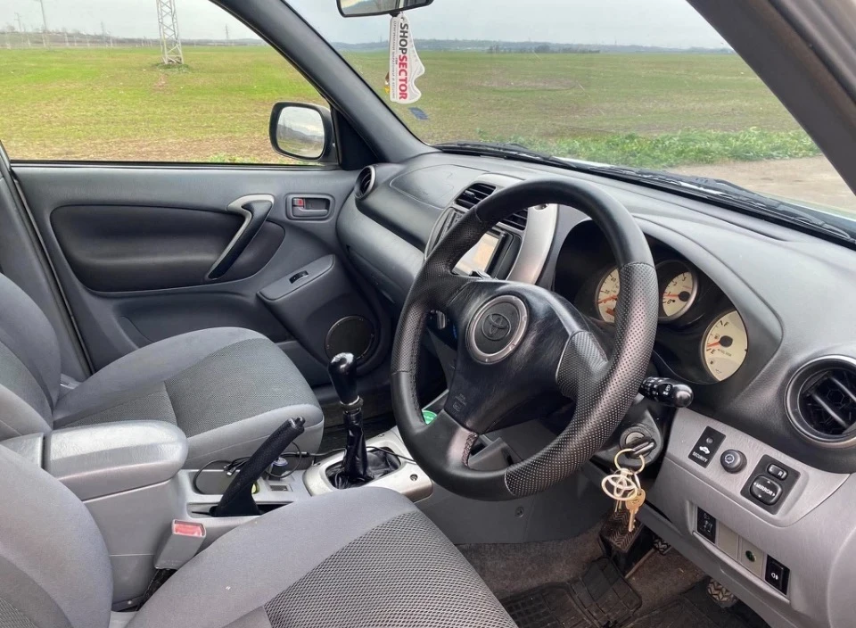 Toyota Rav4 gaz benzin, снимка 4 - Автомобили и джипове - 55781647