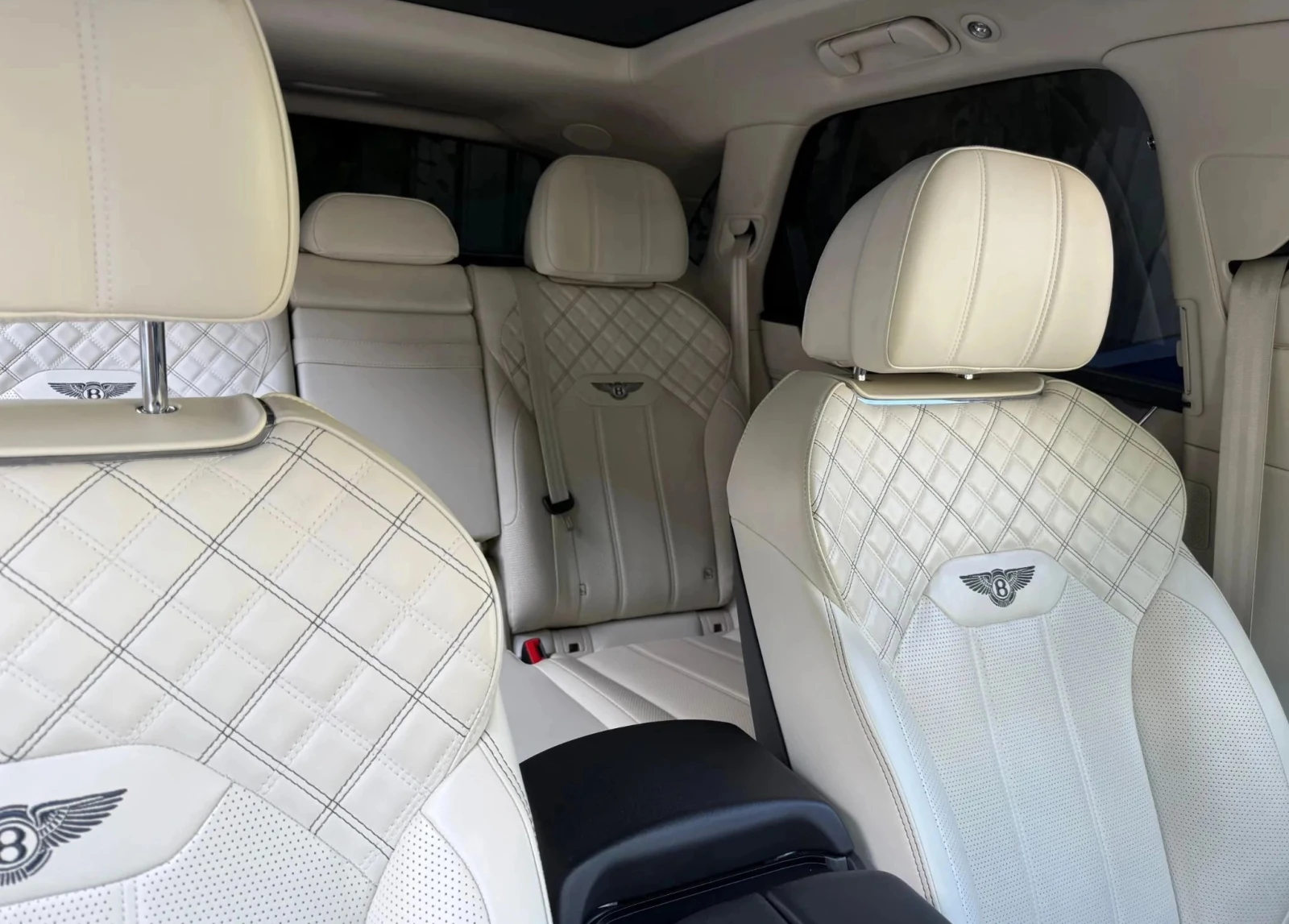 Bentley Bentayga  First Edition 4.0 V8 AWD, снимка 7 - Автомобили и джипове - 55937885