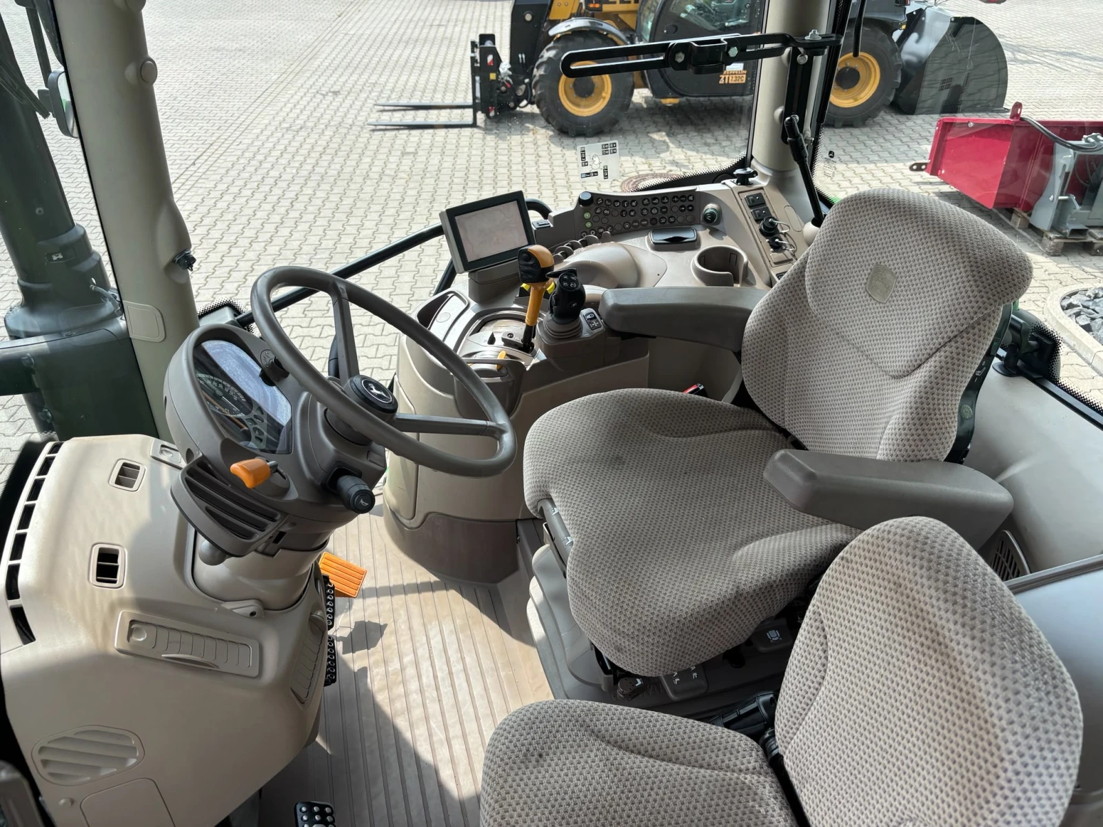 Трактор John Deere 6130R POWER QUAD ЛИЗИНГ, снимка 8 - Селскостопанска техника - 55556235