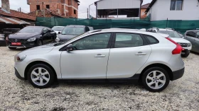 Volvo V40 Cross Country 2.0 D MOMENTUM, снимка 3