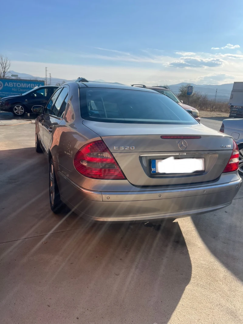 Mercedes-Benz E 320 3.2 4matic LPG, снимка 5 - Автомобили и джипове - 48012200