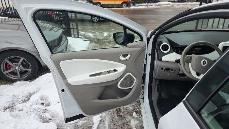 Renault Zoe 40Kwh, снимка 11 - Автомобили и джипове - 48129424