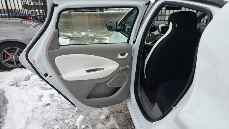 Renault Zoe 40Kwh, снимка 12 - Автомобили и джипове - 48129424