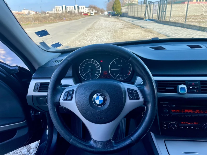 BMW 320, снимка 14 - Автомобили и джипове - 49007919