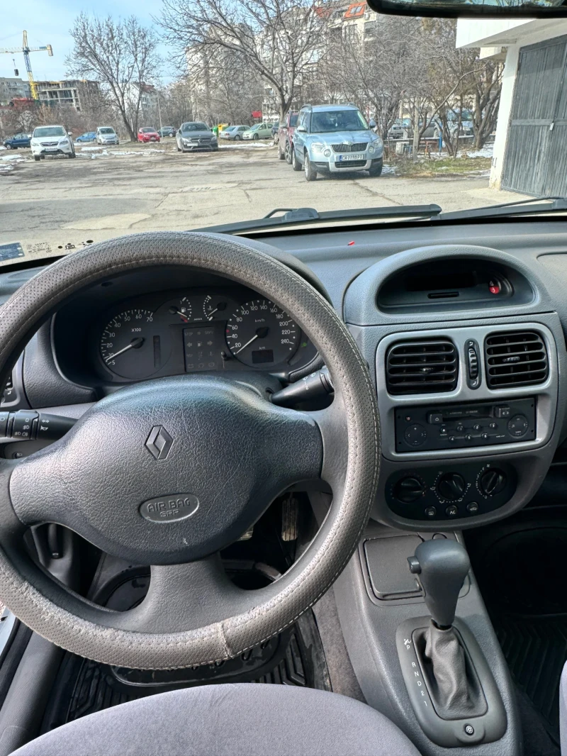 Renault Clio, снимка 7 - Автомобили и джипове - 49326319