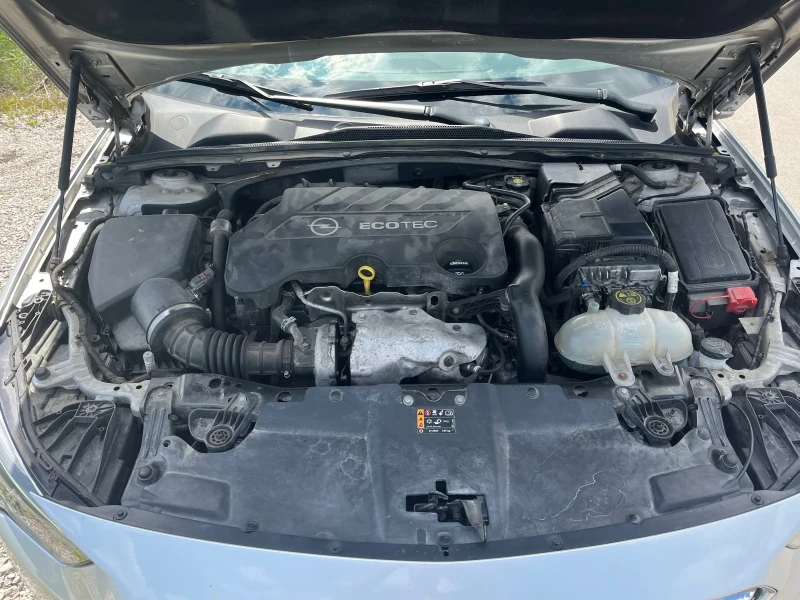 Opel Insignia 2.0 CDTI, снимка 10 - Автомобили и джипове - 52568059