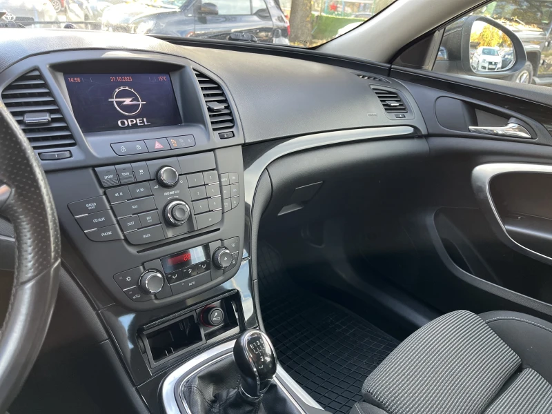 Opel Insignia, снимка 10 - Автомобили и джипове - 52646354