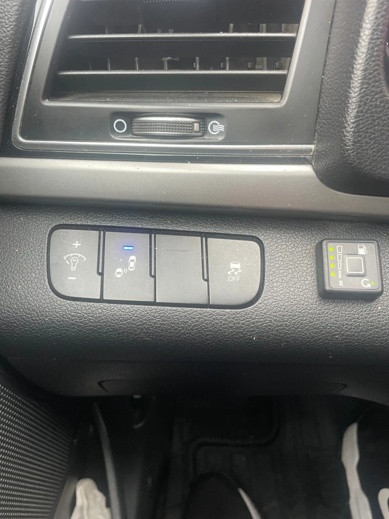 Hyundai Elantra Limited , снимка 15 - Автомобили и джипове - 52343405