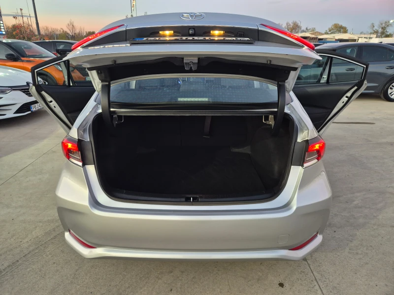 Toyota Corolla  EXECUTIVE-КАМЕРА 1.6 M/T, снимка 11 - Автомобили и джипове - 52420782