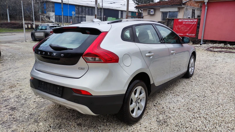 Volvo V40 Cross Country 2.0 D MOMENTUM, снимка 8 - Автомобили и джипове - 53476625