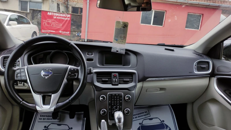 Volvo V40 Cross Country 2.0 D MOMENTUM, снимка 4 - Автомобили и джипове - 53476625