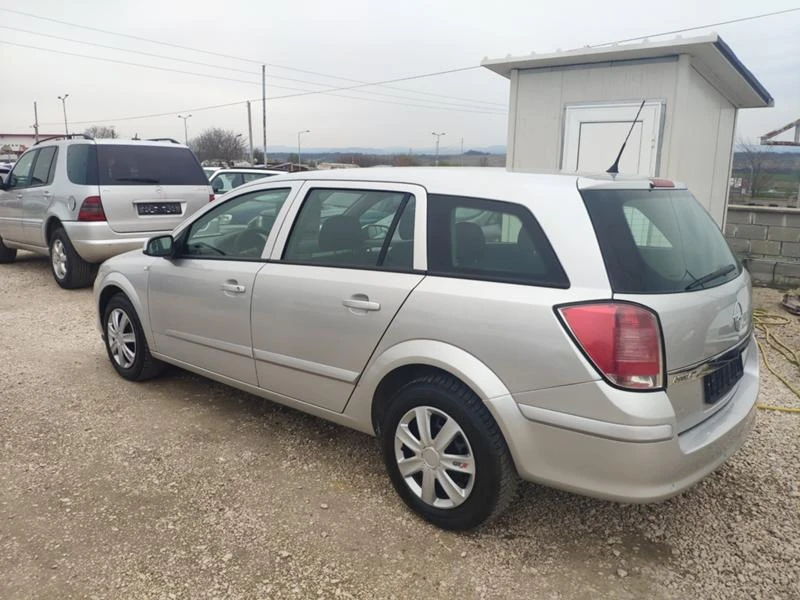 Opel Astra 1.7CDTI, снимка 4 - Автомобили и джипове - 32627432