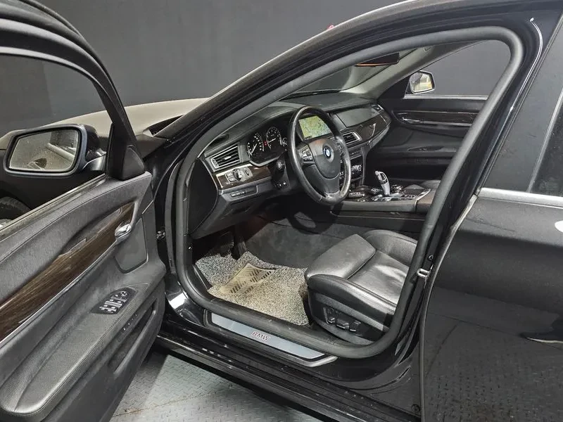 BMW 730, снимка 10 - Автомобили и джипове - 55176169