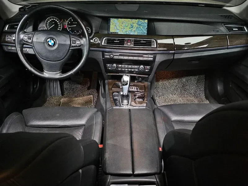 BMW 730, снимка 7 - Автомобили и джипове - 55176169