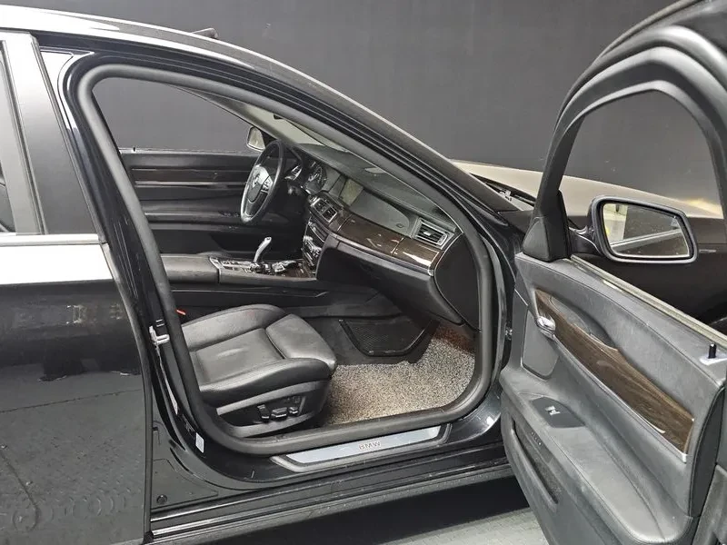 BMW 730, снимка 11 - Автомобили и джипове - 55176169