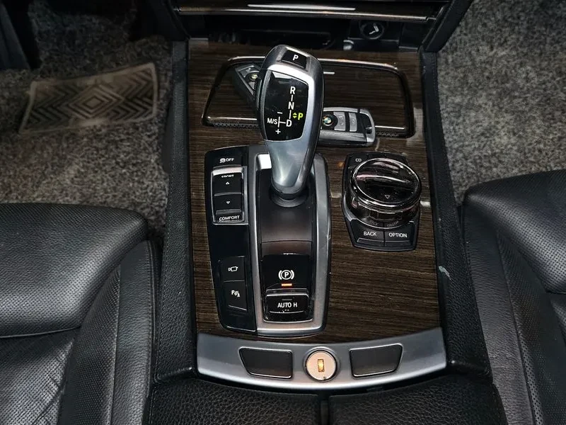 BMW 730, снимка 9 - Автомобили и джипове - 55176169