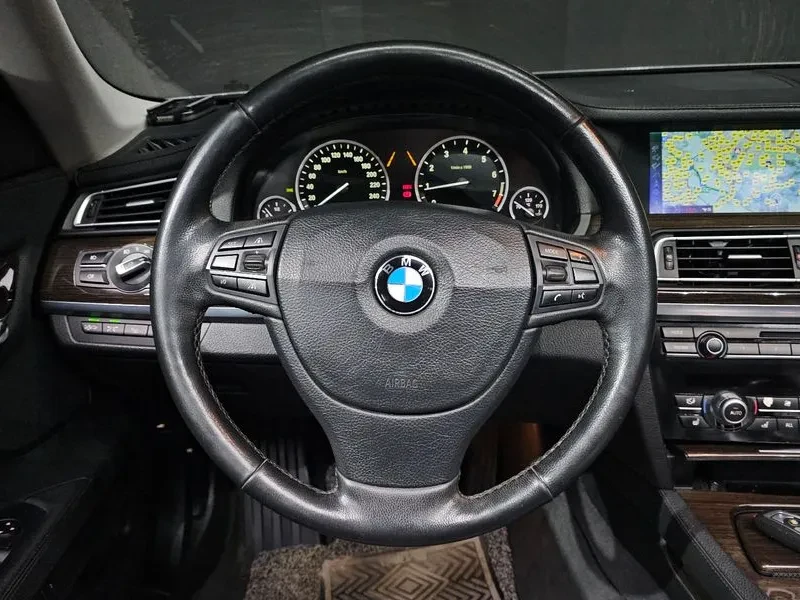 BMW 730, снимка 14 - Автомобили и джипове - 55176169