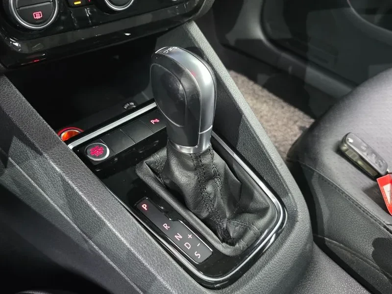 VW Jetta 2.0 Tdi Bluemotion Premium 6Th Generation | Mobile.bg � ����������� 9