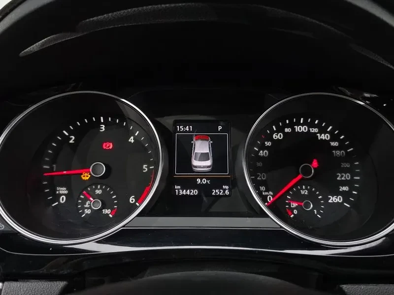 VW Jetta 2.0 Tdi Bluemotion Premium 6Th Generation | Mobile.bg � ����������� 8