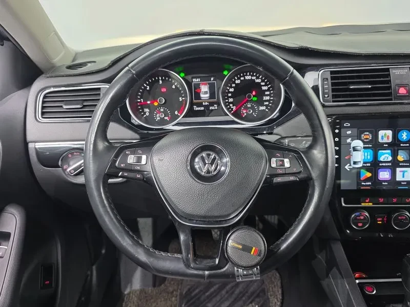 VW Jetta 2.0 Tdi Bluemotion Premium 6Th Generation | Mobile.bg � ����������� 14