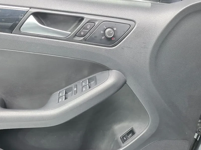 VW Jetta 2.0 Tdi Bluemotion Premium 6Th Generation | Mobile.bg � ����������� 13