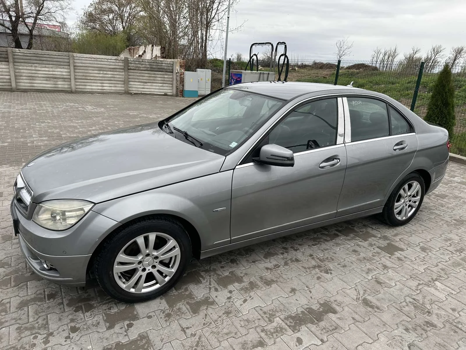 Mercedes-Benz C 180  - изображение 2