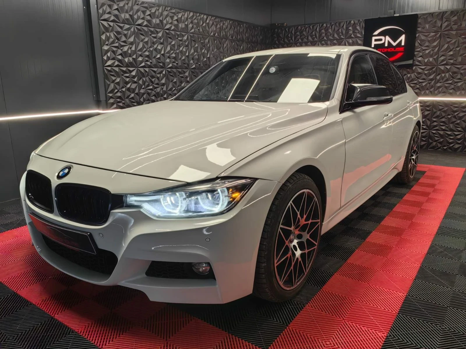 BMW 330 M-PACK* HEADUP* DISTRONI* AMBIENT* LINE ASIST* 105 - изображение 2