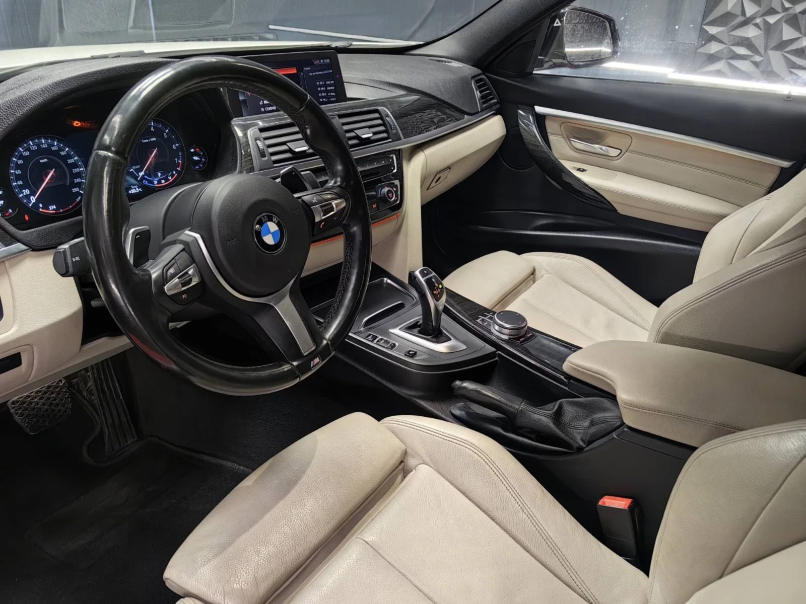 BMW 330 M-PACK* HEADUP* DISTRONI* AMBIENT* LINE ASIST* 105 - изображение 8