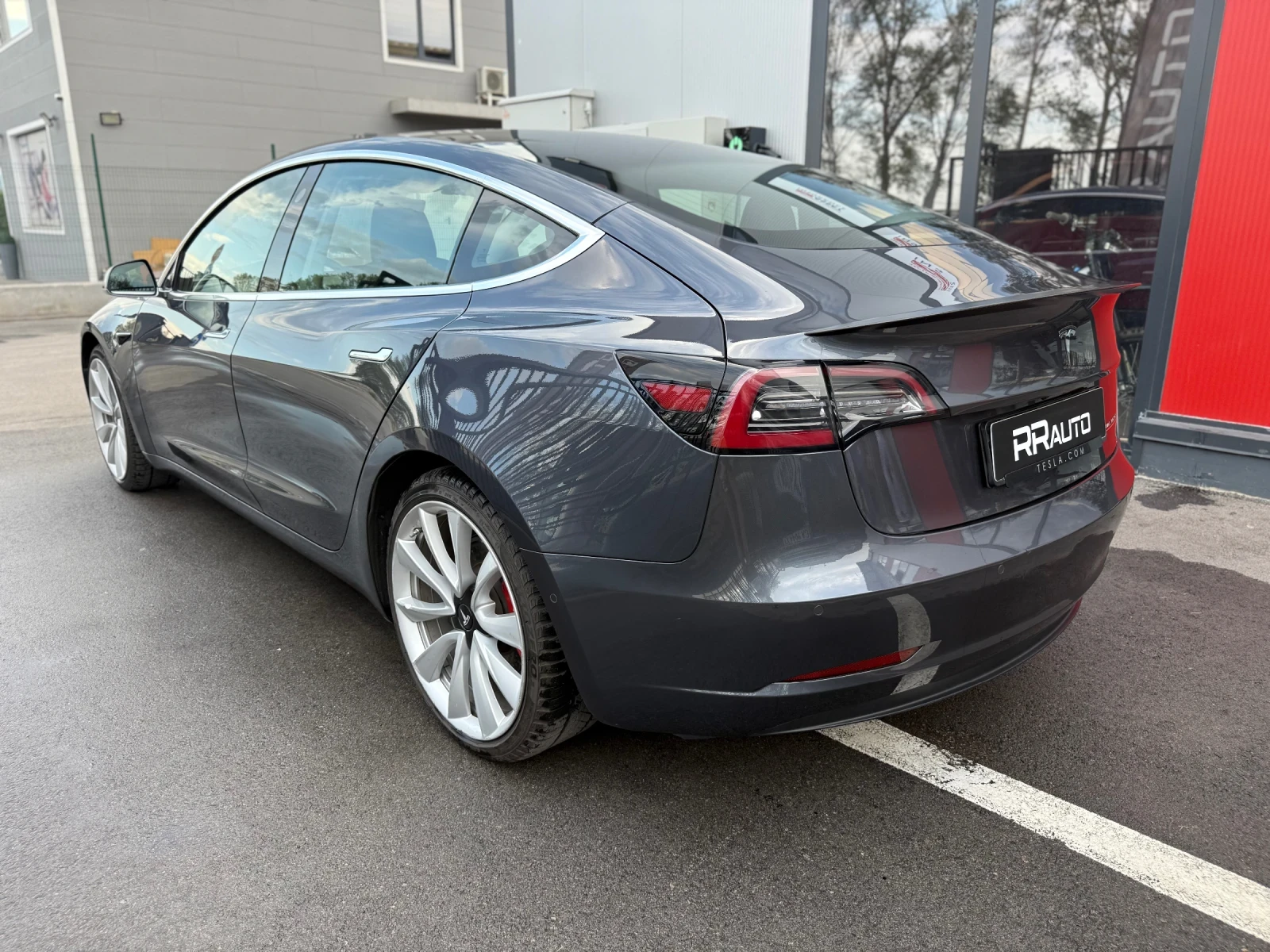 Tesla Model 3 Performance  - изображение 4