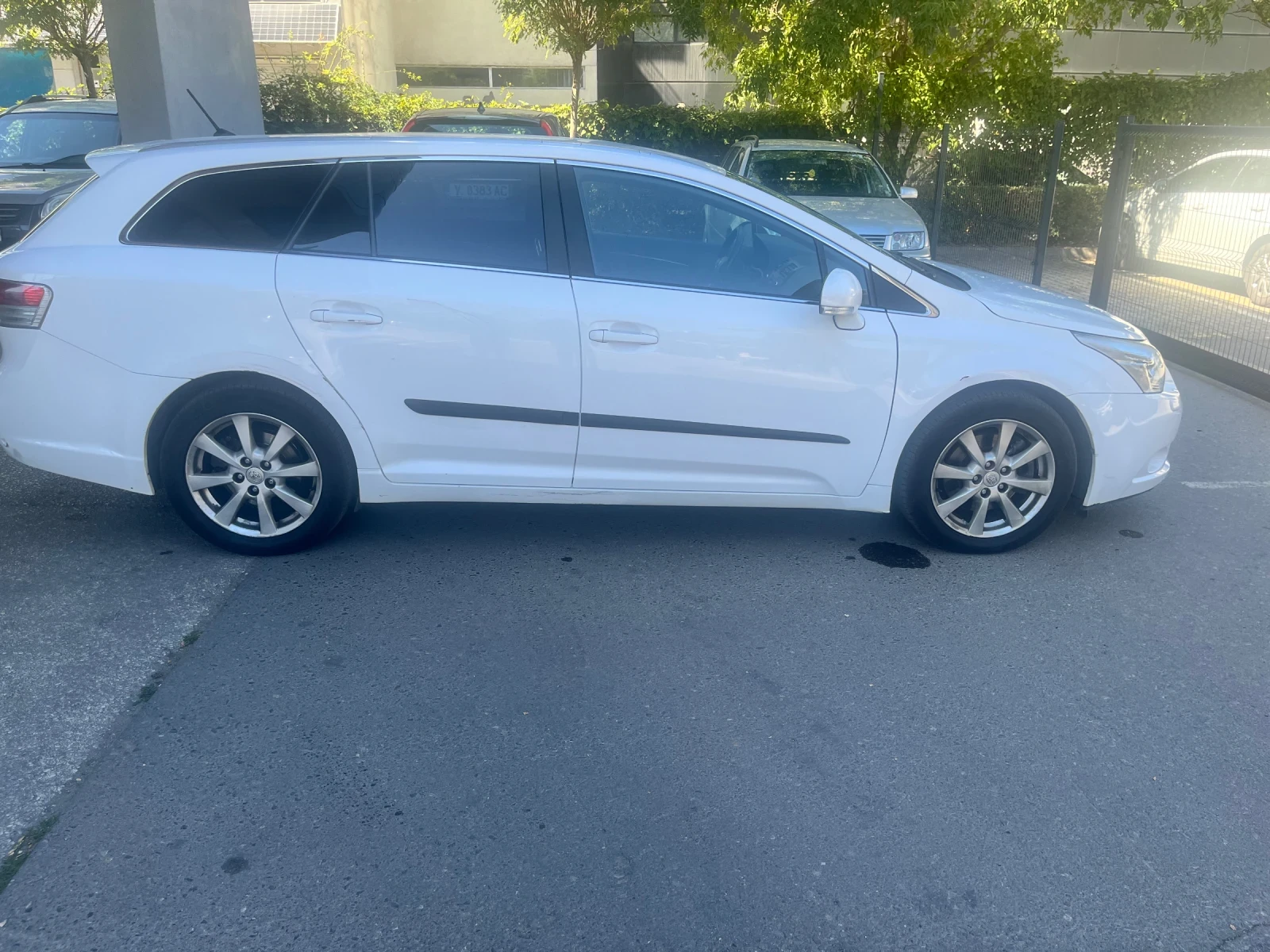 Toyota Avensis 2.2 D-4D, 2010 г - изображение 2