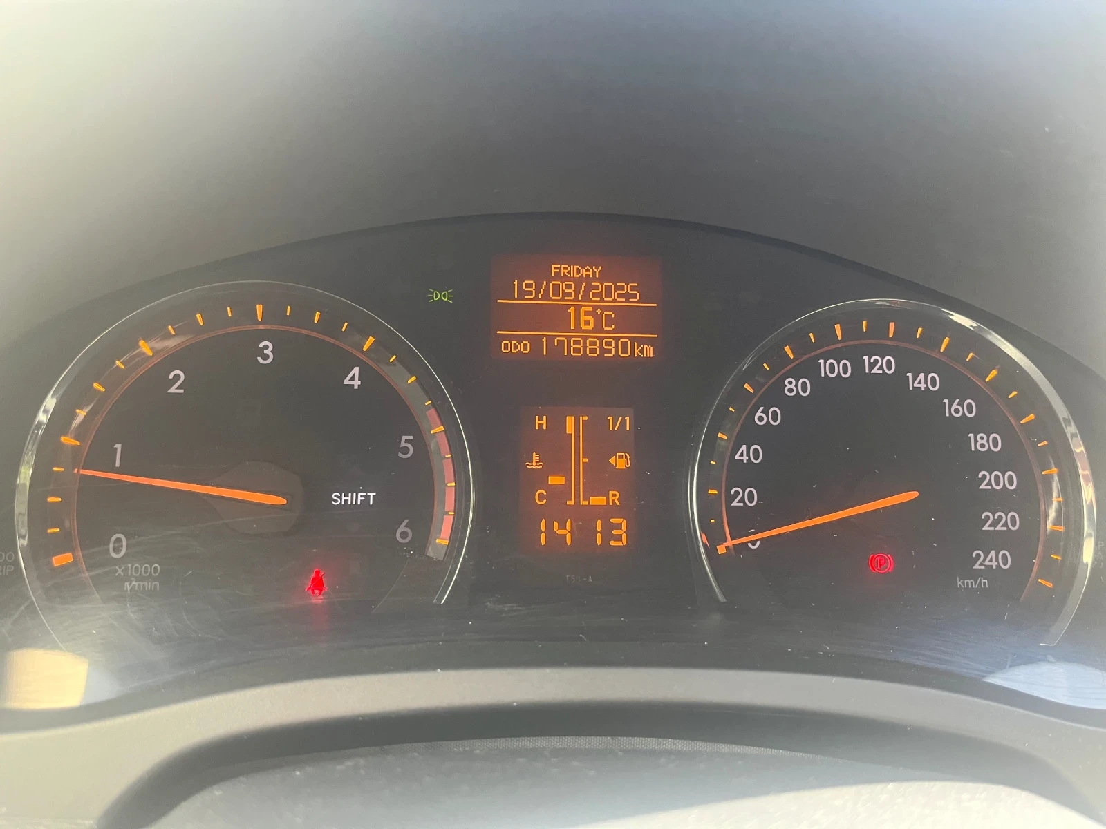 Toyota Avensis 2.2 D-4D, 2010 г - изображение 8