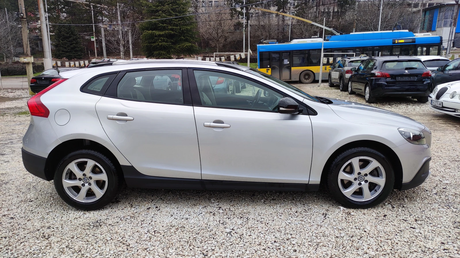 Volvo V40 Cross Country 2.0 D MOMENTUM | Mobile.bg � ����������� 11