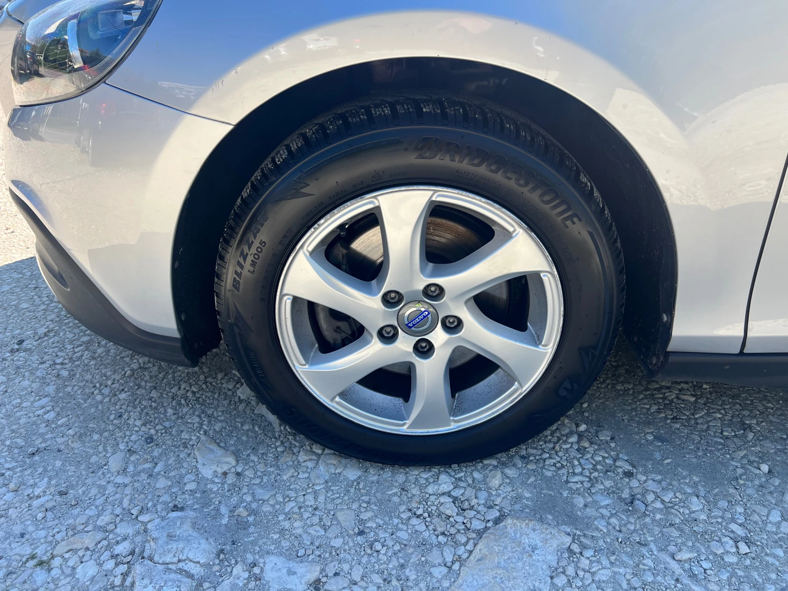 Volvo V40 Cross Country 2.0 D MOMENTUM, снимка 9 - Автомобили и джипове - 53476625