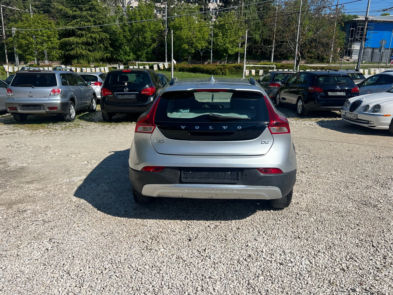 Volvo V40 Cross Country 2.0 D MOMENTUM, снимка 4 - Автомобили и джипове - 53476625