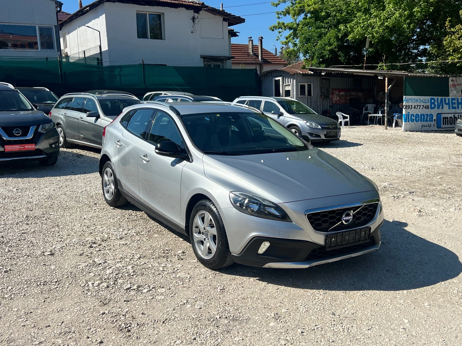 Volvo V40 Cross Country 2.0 D MOMENTUM