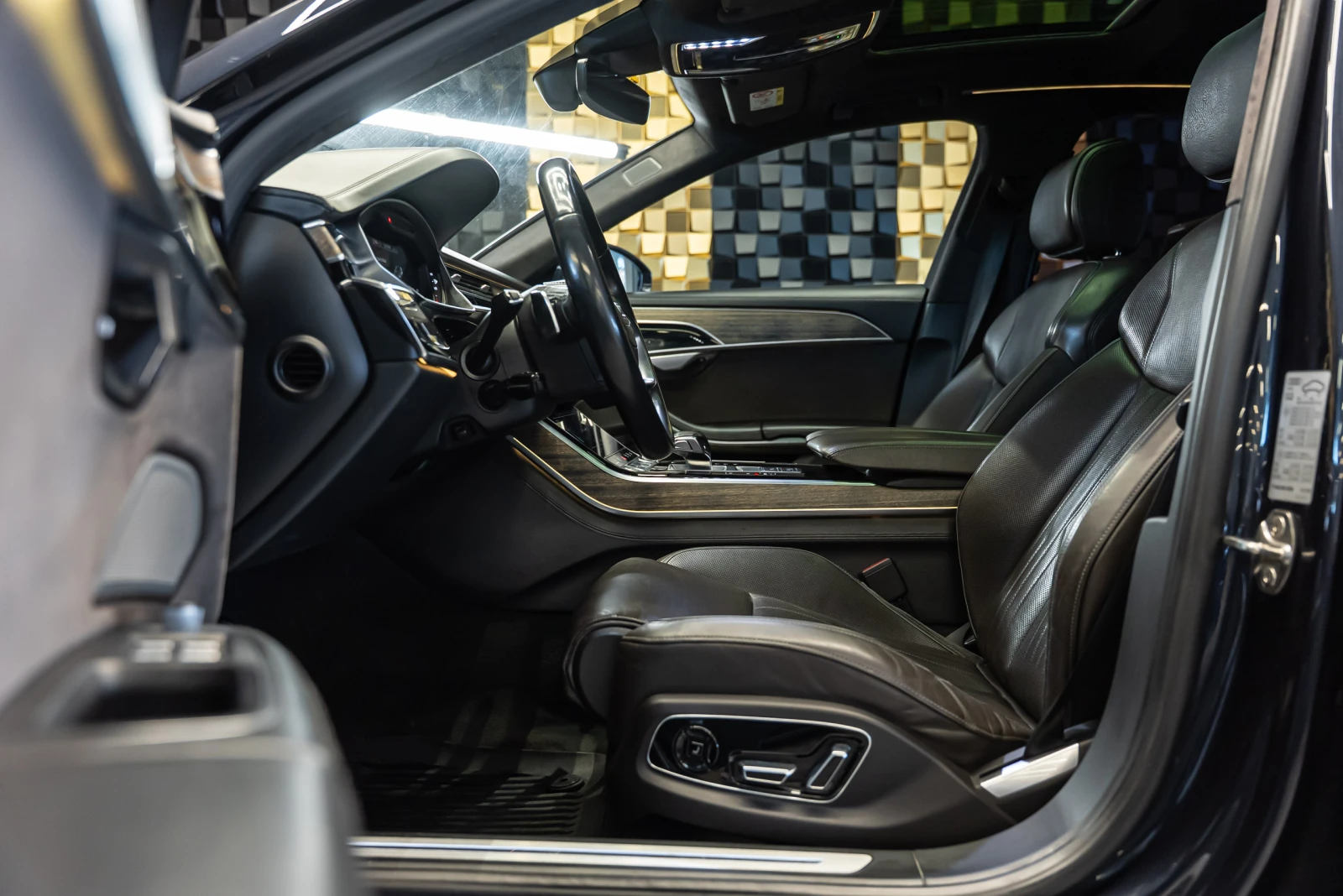 Audi A8 L 50 TDI, снимка 11 - Автомобили и джипове - 53813030