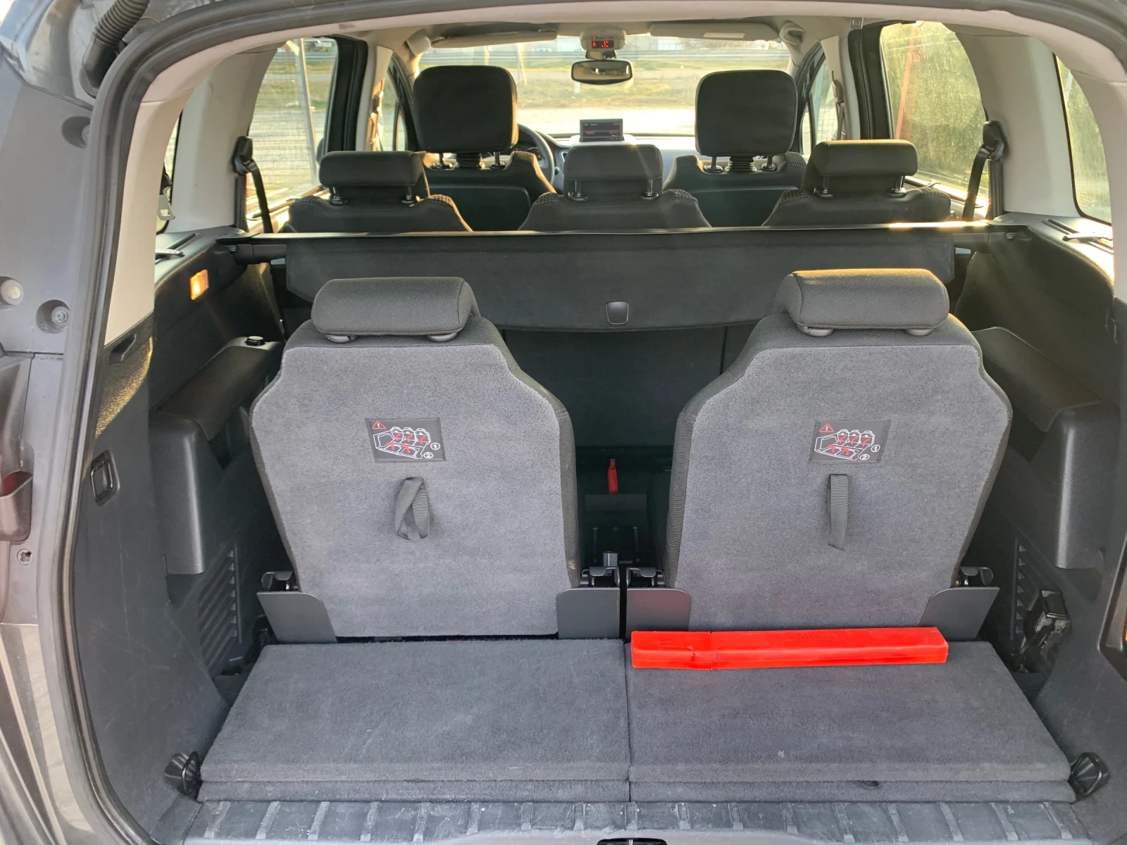 Peugeot 5008 2.0hdi /7 mesta, снимка 13 - Автомобили и джипове - 53907633