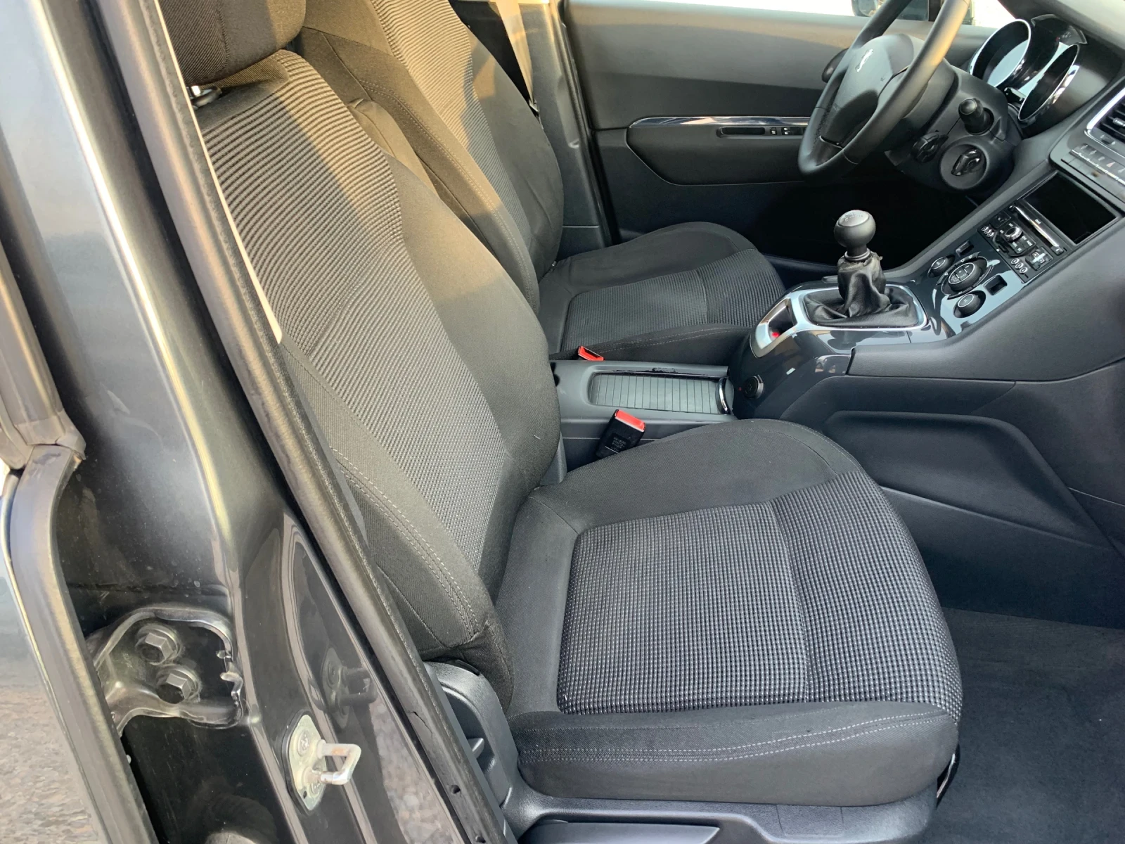 Peugeot 5008 2.0hdi /7 mesta, снимка 11 - Автомобили и джипове - 53907633