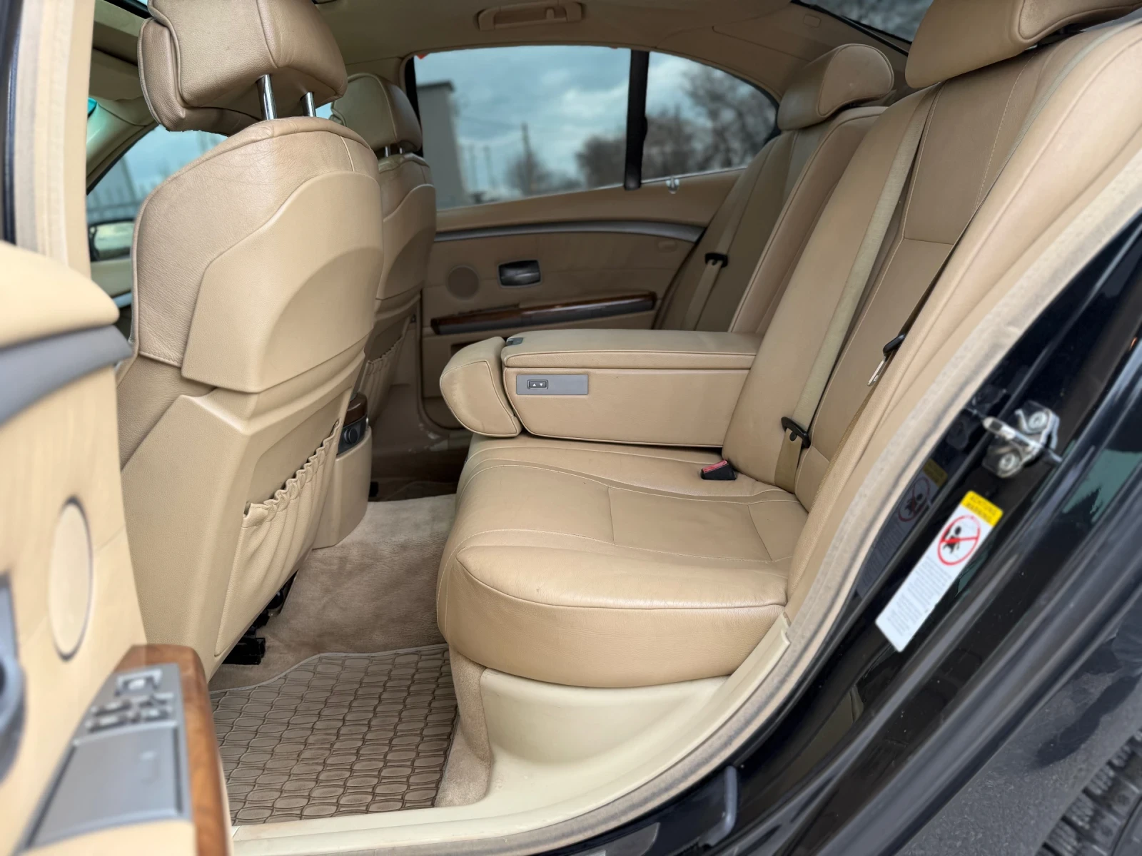 BMW 735 LPG/ ГАЗ/ 272кс. ВСИЧКИ/ЕКСТРИ/ ТОП ЦЕНА, снимка 11 - Автомобили и джипове - 53907893